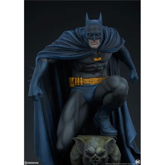 Batman: Batman Premium Format Figure 57 cm