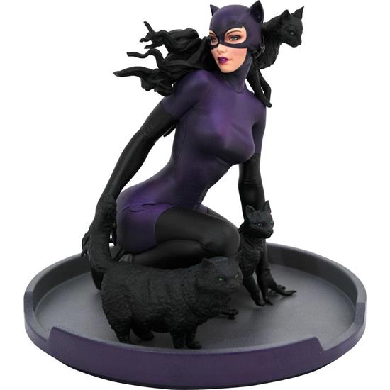 DC Comics: 90s Catwoman Statue 15 cm
