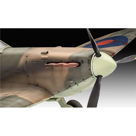 Iron Maiden: Spitfire Mk.II Model Kit 1/32 29 cm