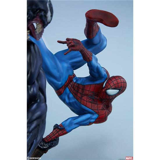 Spider-Man: Spider-Man vs Venom Maquette 56 cm