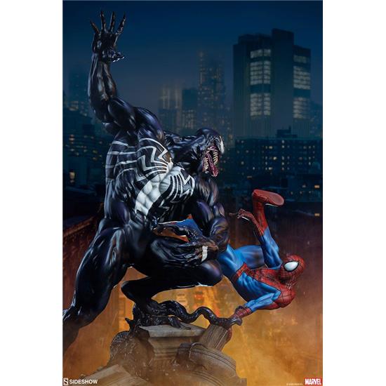 Spider-Man: Spider-Man vs Venom Maquette 56 cm